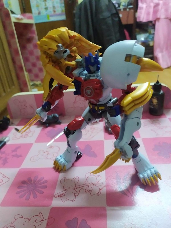 MP 48 Lio Convoy Beast Wars II Masterpiece  In Hand Images Of  (3 of 20)